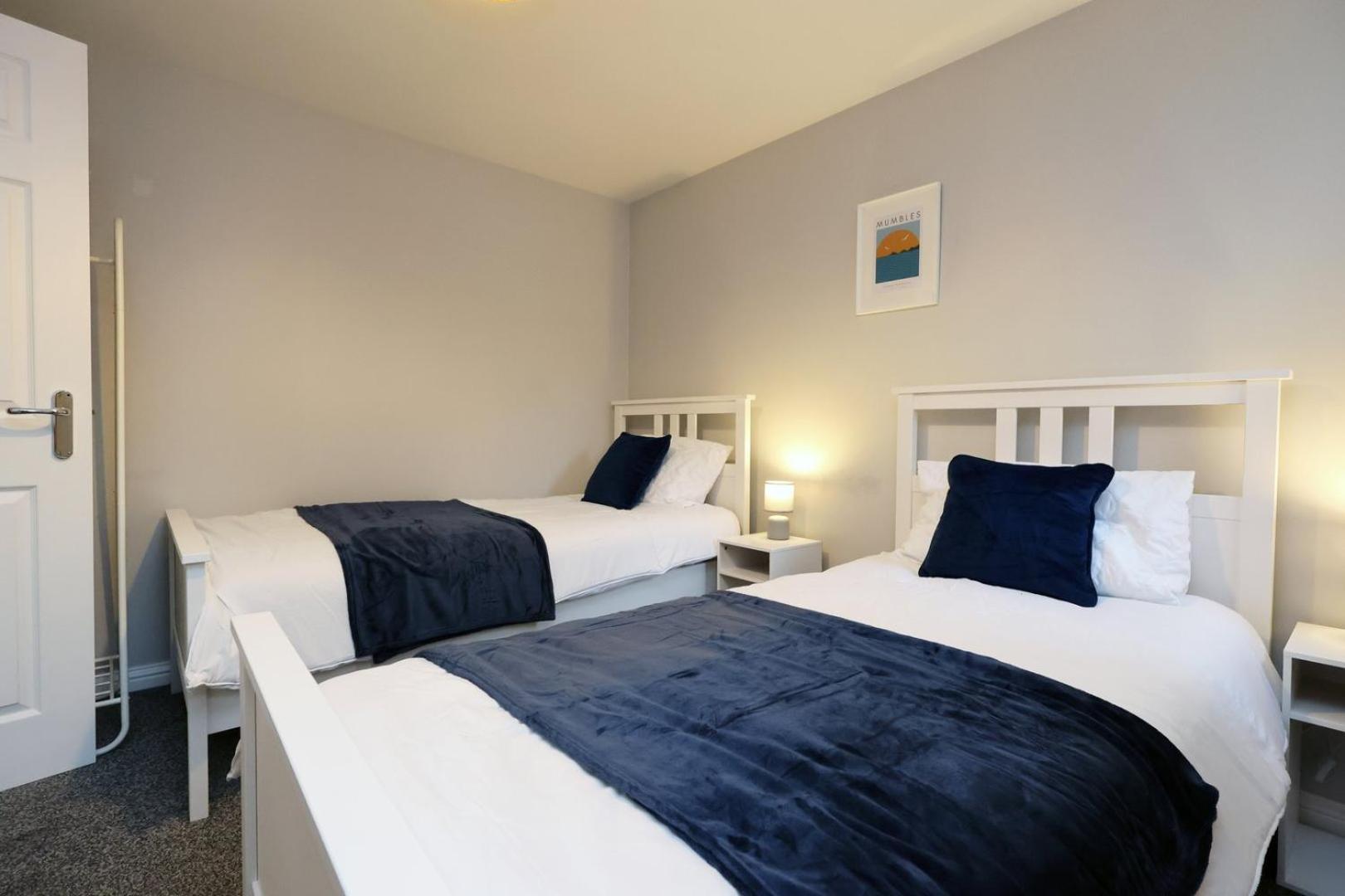 Relaxing 2-Bed Coastal Escape In Port Talbot公寓 外观 照片